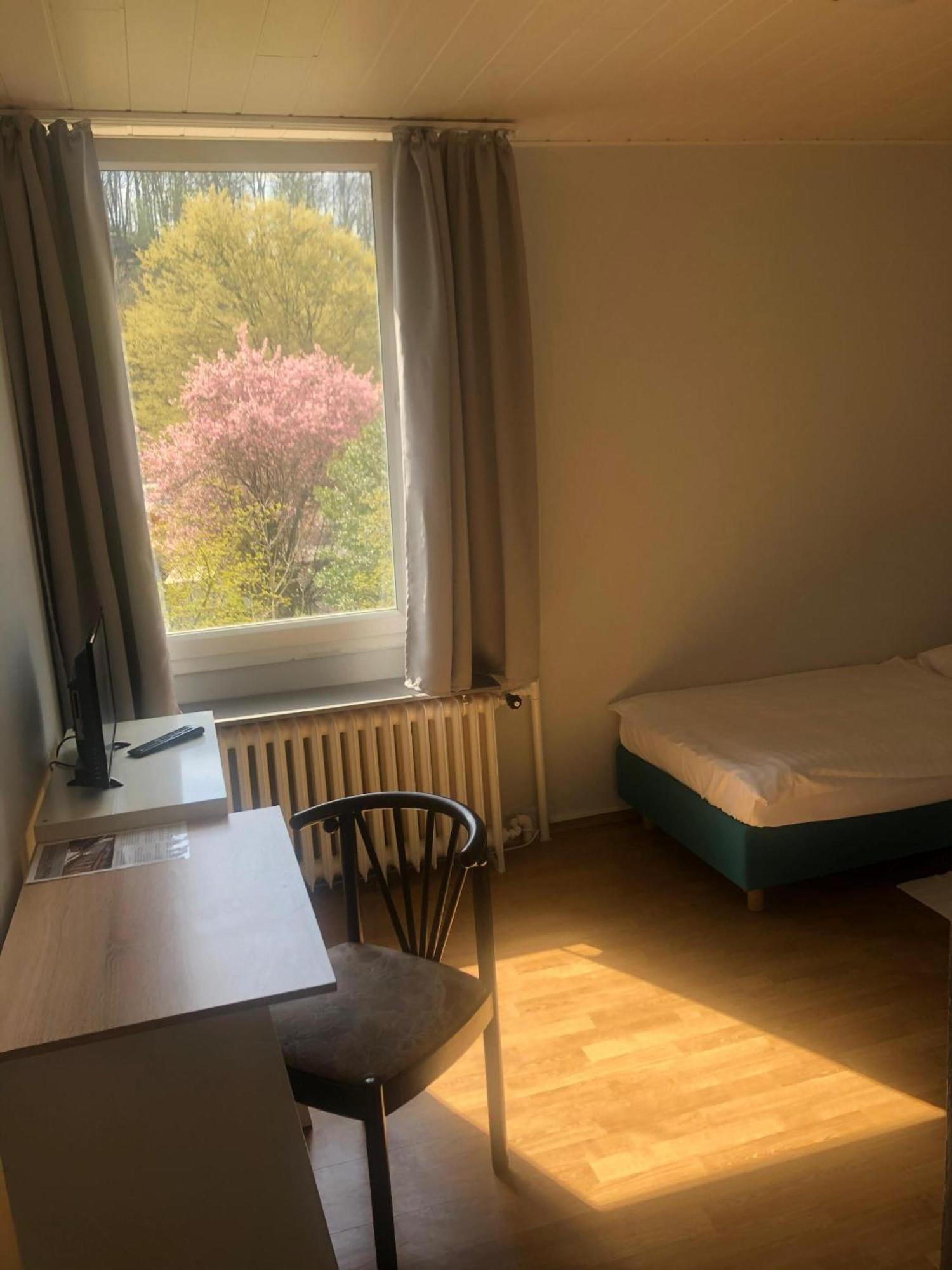 Hotel Schwaferts Wuppertal Ruang foto