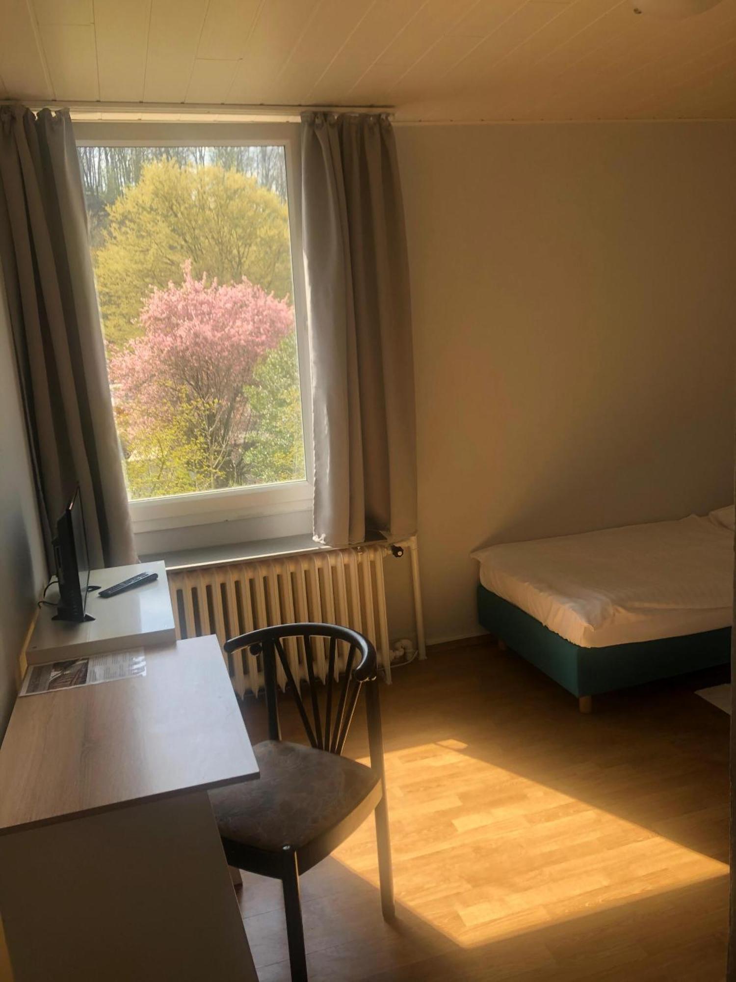 Hotel Schwaferts Wuppertal Ruang foto