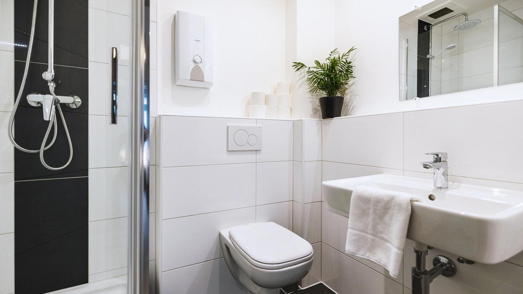 Hotel Schwaferts Wuppertal Bagian luar foto