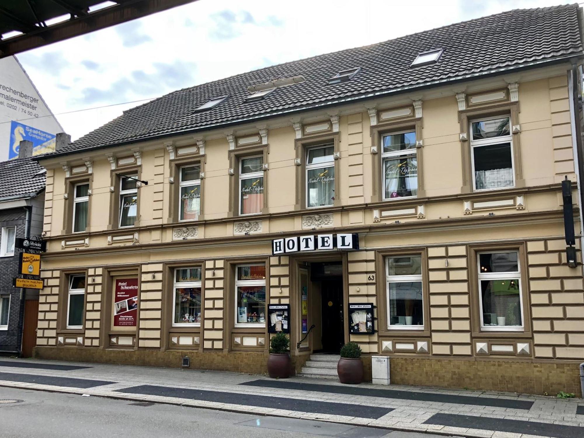 Hotel Schwaferts Wuppertal Bagian luar foto