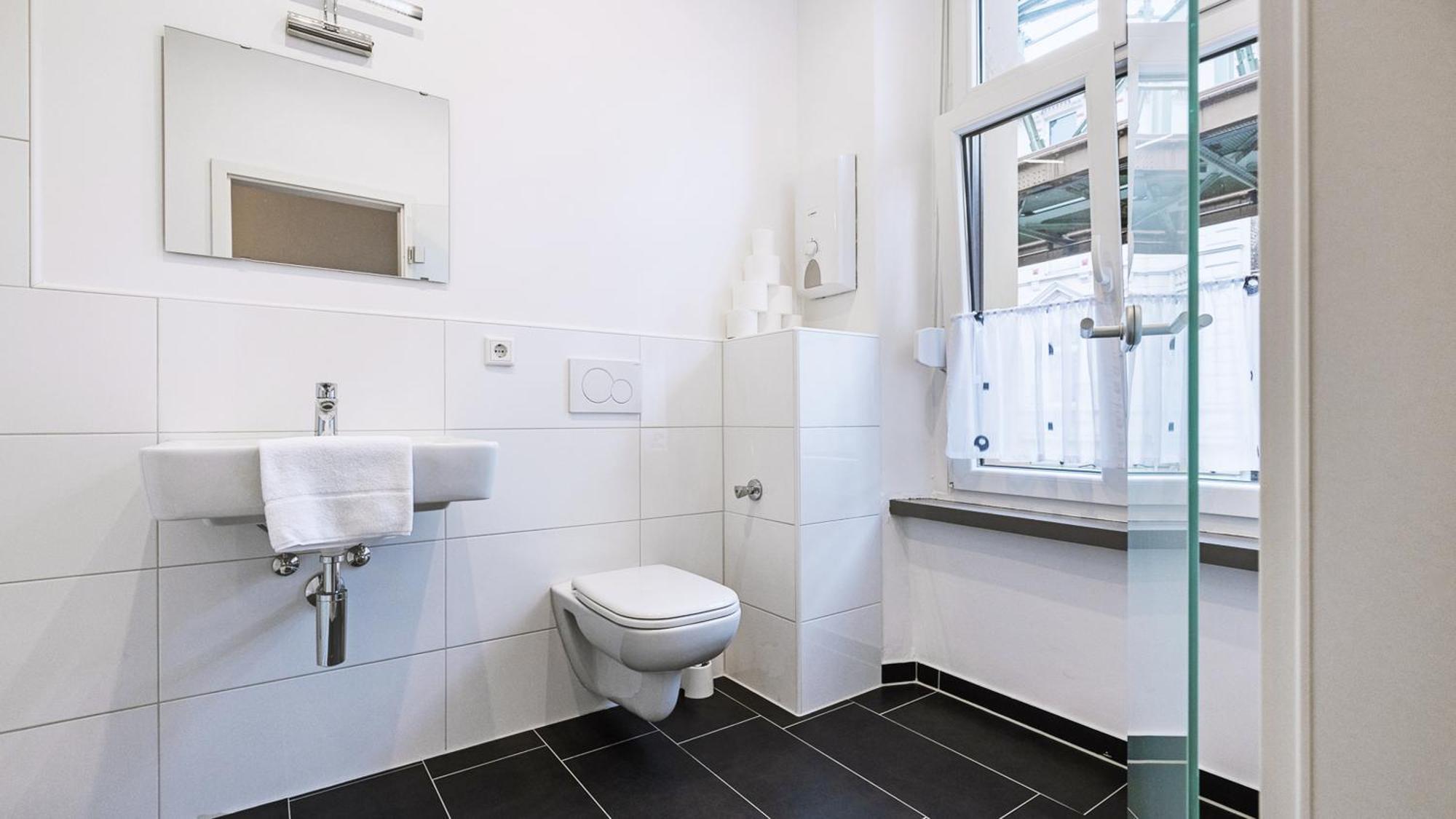 Hotel Schwaferts Wuppertal Bagian luar foto